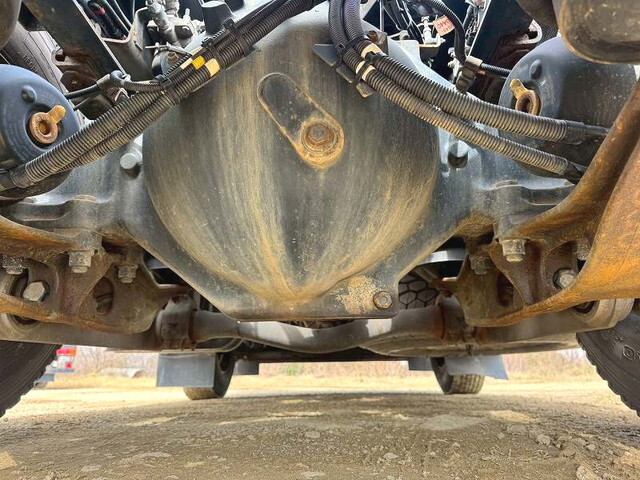 日野プロフィアトレーラーヘッド（トラクターヘッド）大型（10t）[写真14]