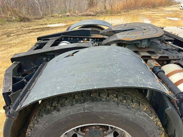 日野プロフィアトレーラーヘッド（トラクターヘッド）大型（10t）[写真16]