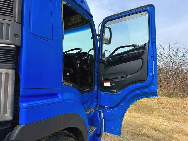 日野プロフィアトレーラーヘッド（トラクターヘッド）大型（10t）[写真19]