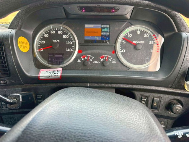 日野プロフィアトレーラーヘッド（トラクターヘッド）大型（10t）[写真21]