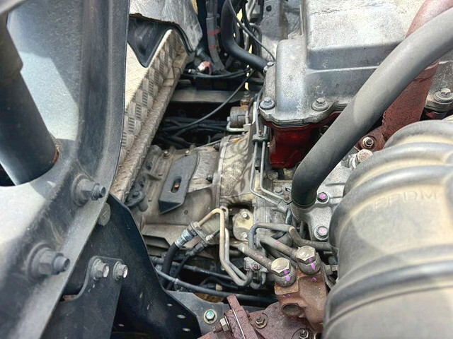 日野プロフィアトレーラーヘッド（トラクターヘッド）大型（10t）[写真34]