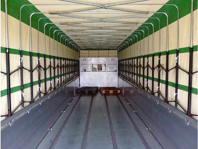 いすゞギガカーテン車大型（10t）[写真13]