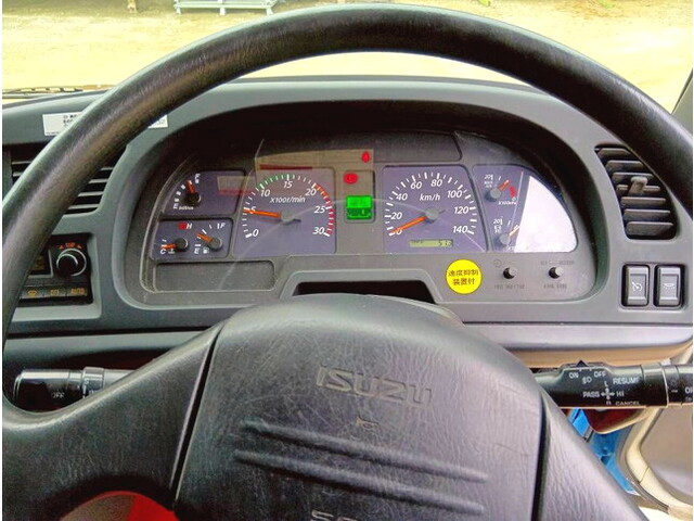 いすゞギガカーテン車大型（10t）[写真19]