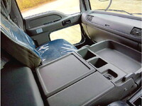 いすゞギガカーテン車大型（10t）[写真28]