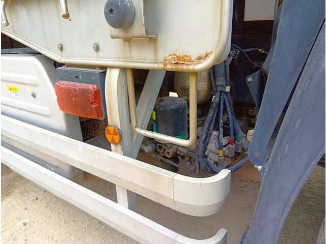 いすゞギガカーテン車大型（10t）[写真34]