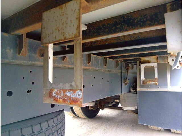 いすゞギガカーテン車大型（10t）[写真35]