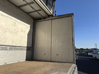 日野レンジャー幌ウイング中型（4t）[写真12]