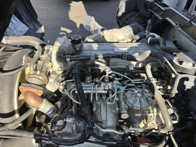 日野レンジャー幌ウイング中型（4t）[写真15]