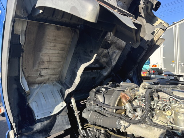 日野レンジャー幌ウイング中型（4t）[写真16]