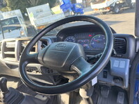 日野レンジャー幌ウイング中型（4t）[写真19]