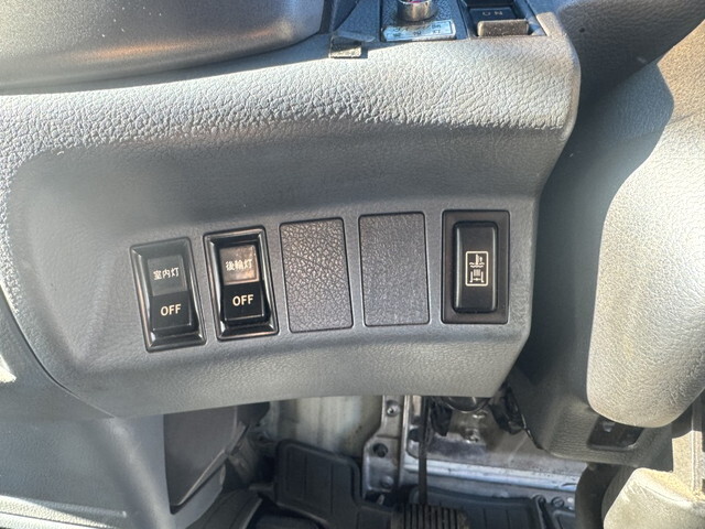 日野レンジャー幌ウイング中型（4t）[写真20]