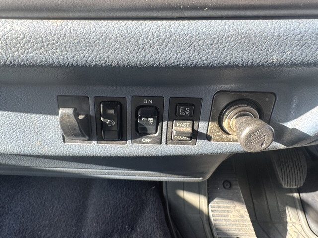 日野レンジャー幌ウイング中型（4t）[写真22]