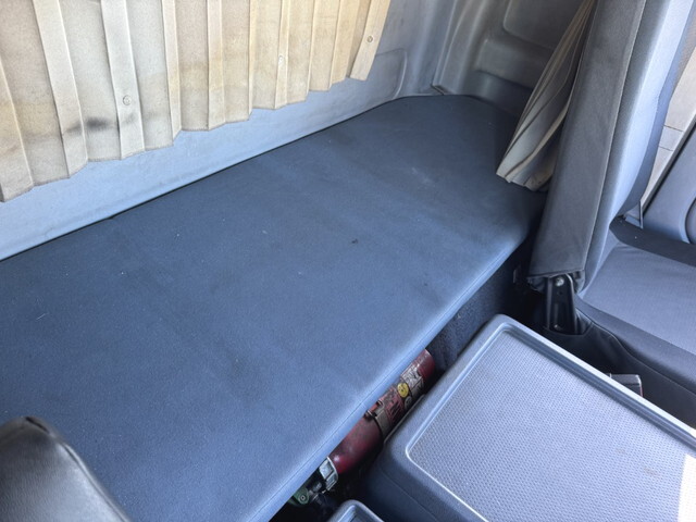 日野レンジャー幌ウイング中型（4t）[写真25]