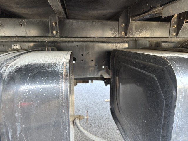 日野レンジャー幌ウイング中型（4t）[写真32]