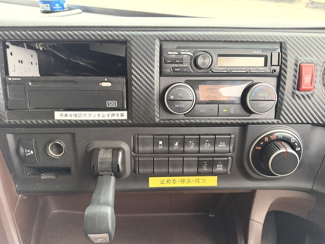 日野プロフィアアルミウイング大型（10t）[写真34]