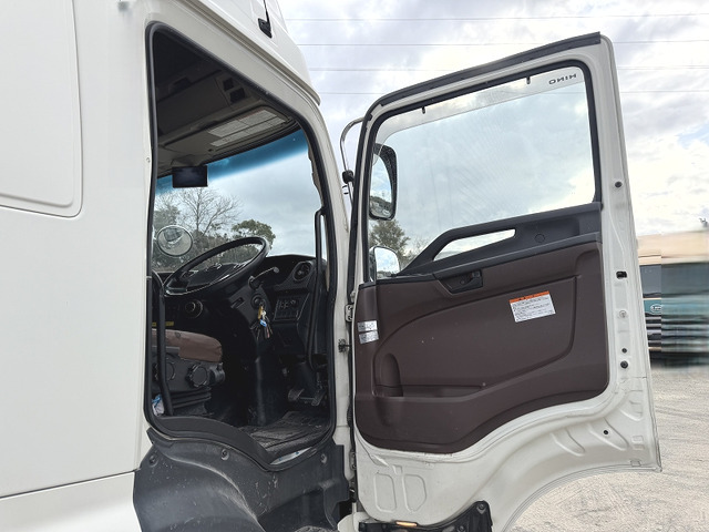 日野プロフィアアルミウイング大型（10t）[写真08]