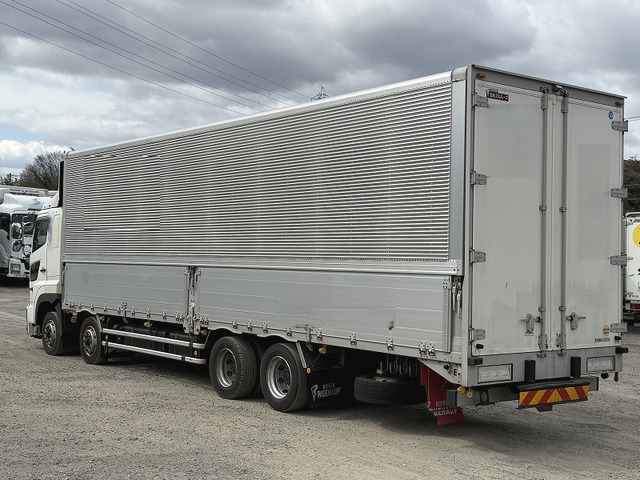 日野プロフィアアルミウイング大型（10t）[写真02]