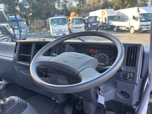 いすゞフォワードクレーン4段中型（4t）[写真33]