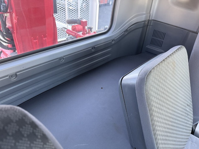 いすゞフォワードクレーン4段中型（4t）[写真37]