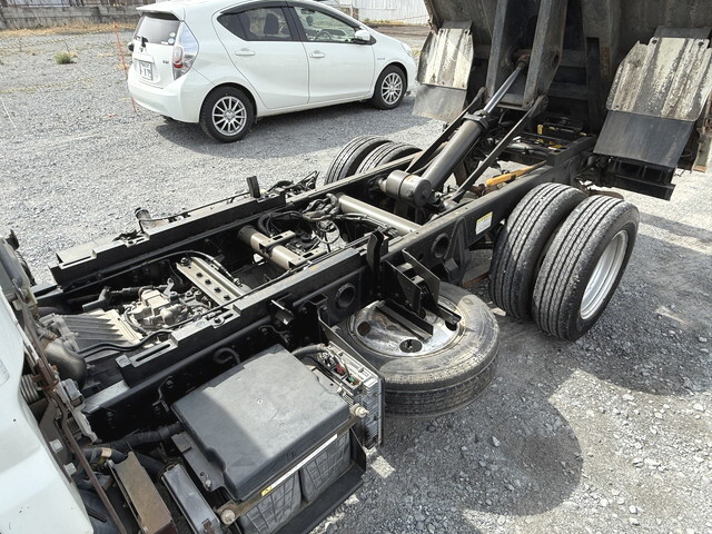 三菱ふそうキャンターダンプ小型（2t・3t）[写真09]