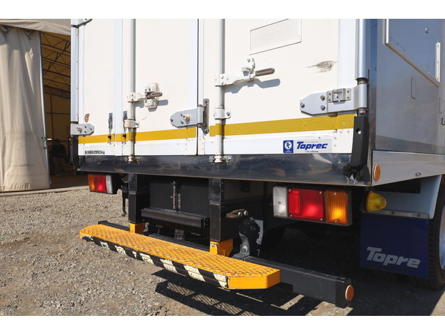 いすゞエルフ冷凍車（冷蔵車）小型（2t・3t）[写真10]