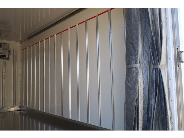 いすゞエルフ冷凍車（冷蔵車）小型（2t・3t）[写真15]