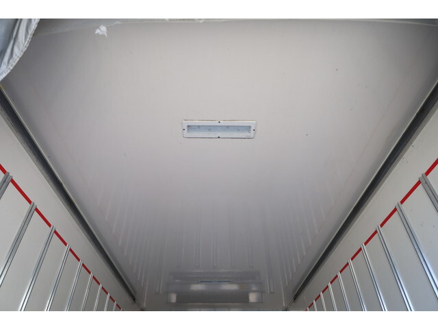 いすゞエルフ冷凍車（冷蔵車）小型（2t・3t）[写真16]