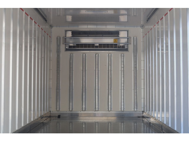 いすゞエルフ冷凍車（冷蔵車）小型（2t・3t）[写真18]