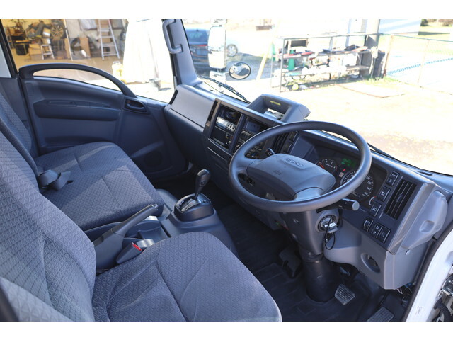 いすゞエルフ冷凍車（冷蔵車）小型（2t・3t）[写真23]