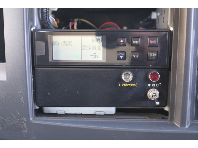 いすゞエルフ冷凍車（冷蔵車）小型（2t・3t）[写真25]