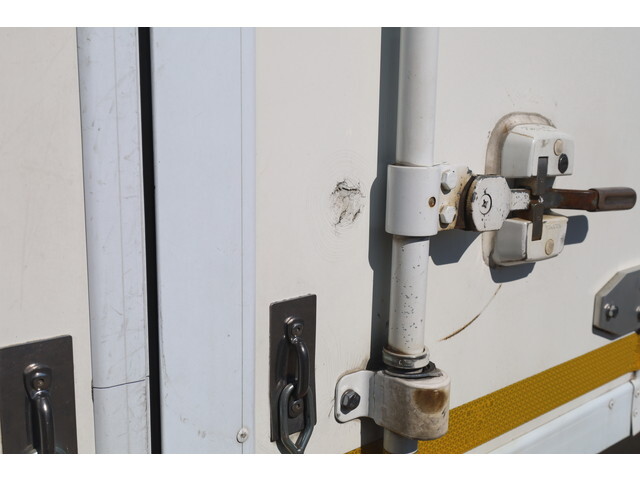 いすゞエルフ冷凍車（冷蔵車）小型（2t・3t）[写真29]