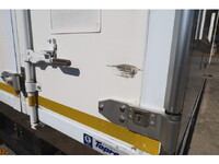 いすゞエルフ冷凍車（冷蔵車）小型（2t・3t）[写真31]