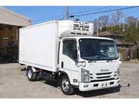 いすゞエルフ冷凍車（冷蔵車）小型（2t・3t）[写真04]