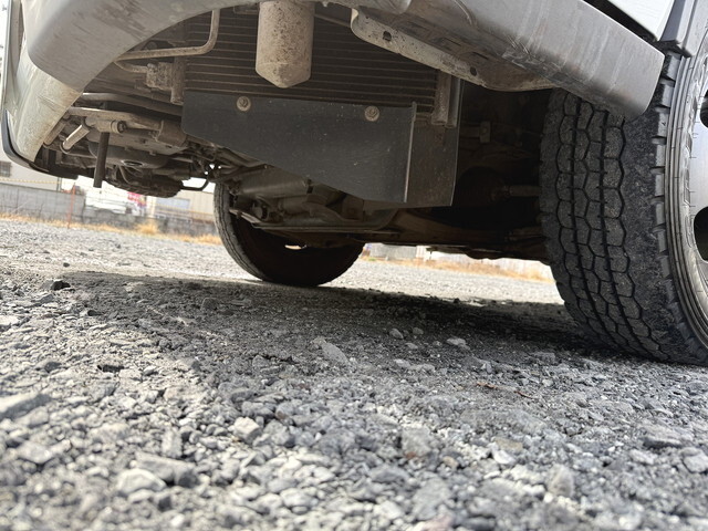 三菱ふそうキャンター平ボディ小型（2t・3t）[写真15]