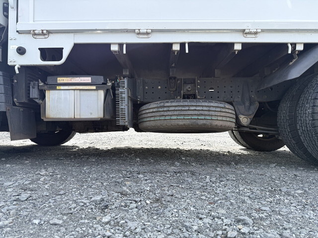 三菱ふそうキャンター平ボディ小型（2t・3t）[写真16]