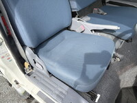 三菱ふそうキャンター平ボディ小型（2t・3t）[写真24]