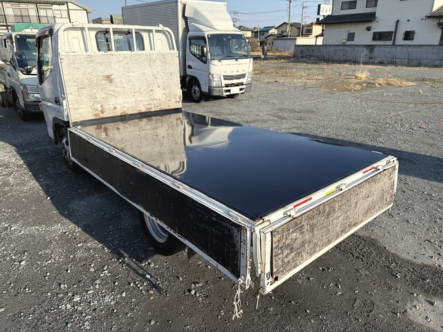 三菱ふそうキャンター平ボディ小型（2t・3t）[写真38]