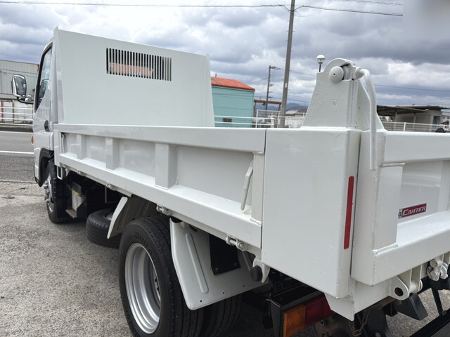 三菱ふそうキャンターダンプ小型（2t・3t）[写真13]