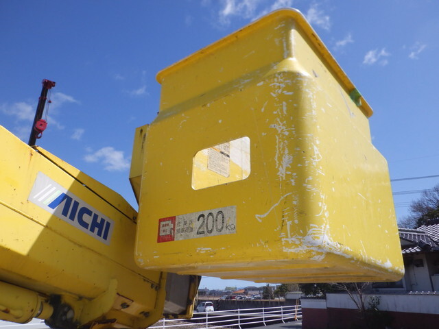 いすゞエルフ高所作業車小型（2t・3t）[写真12]