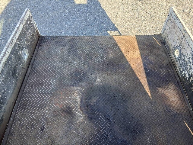 いすゞエルフダブルキャブ（Wキャブ）小型（2t・3t）[写真11]