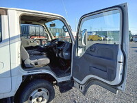 いすゞエルフダブルキャブ（Wキャブ）小型（2t・3t）[写真13]