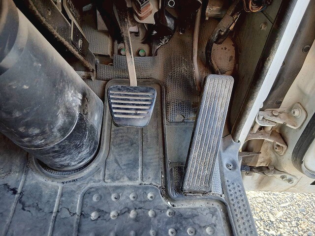 いすゞエルフダブルキャブ（Wキャブ）小型（2t・3t）[写真15]