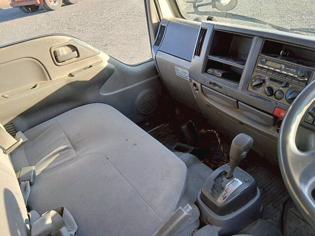 いすゞエルフダブルキャブ（Wキャブ）小型（2t・3t）[写真22]