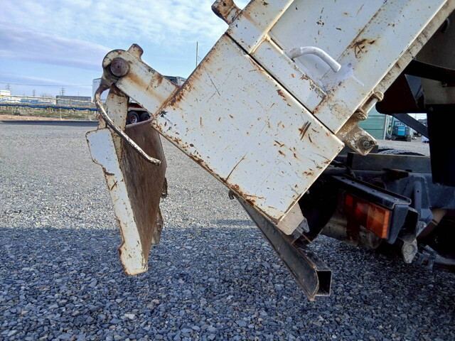三菱ふそうキャンターダンプ小型（2t・3t）[写真13]