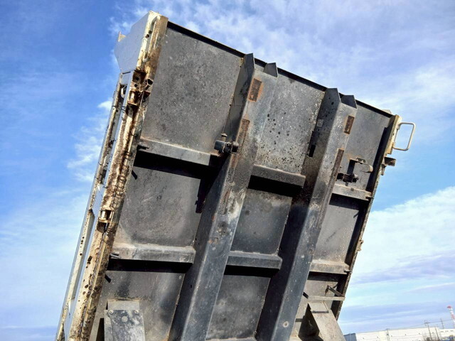 三菱ふそうキャンターダンプ小型（2t・3t）[写真15]