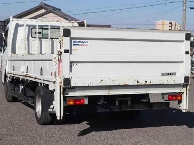 三菱ふそうキャンター平ボディ小型（2t・3t）[写真03]