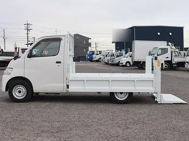 トヨタライトエース平ボディ小型（2t・3t）[写真11]