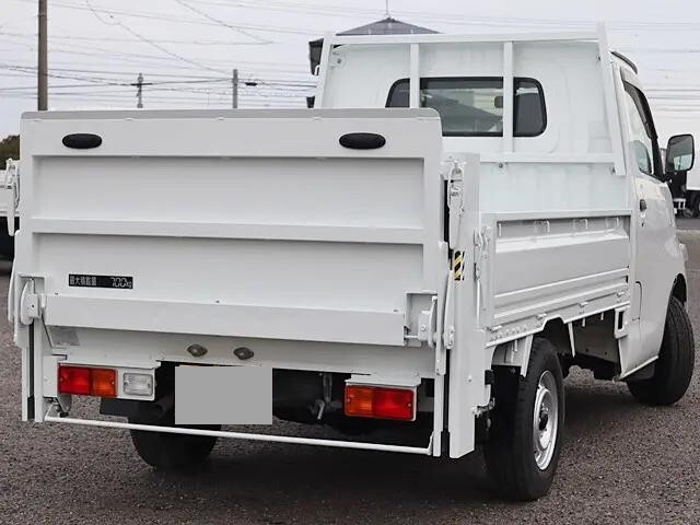 トヨタライトエース平ボディ小型（2t・3t）[写真04]