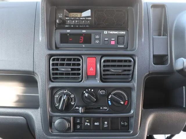 その他のメーカーその他の車種冷凍車（冷蔵車）小型（2t・3t）[写真36]