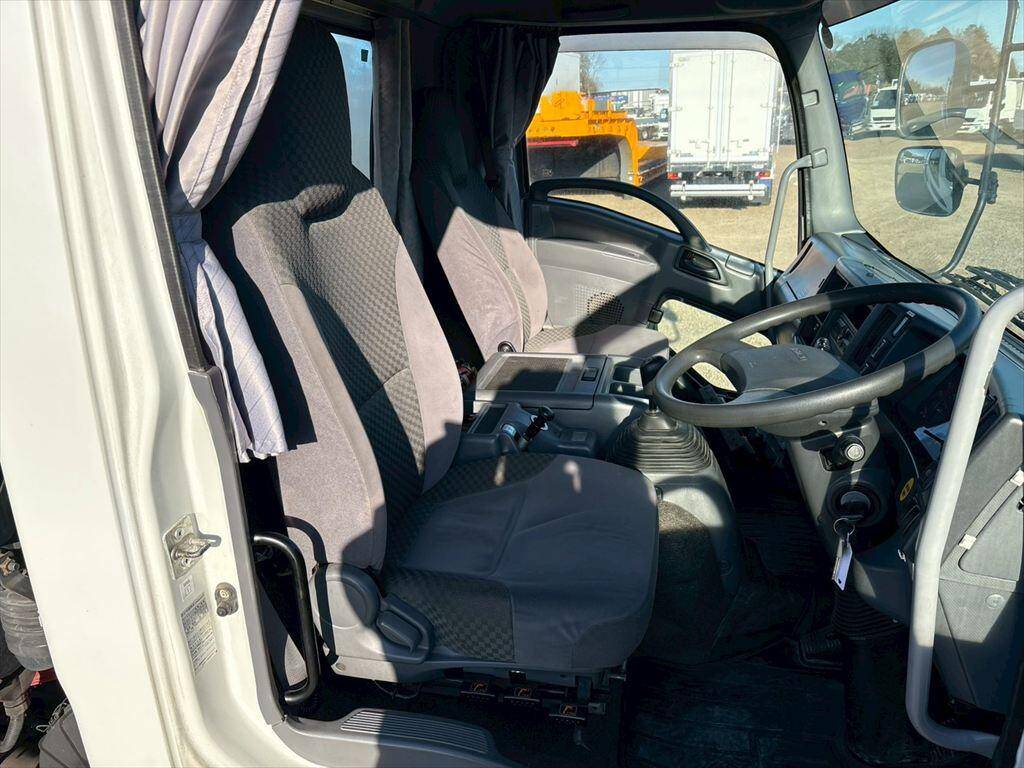 いすゞフォワードクレーン4段増トン（6t・8t）[写真18]